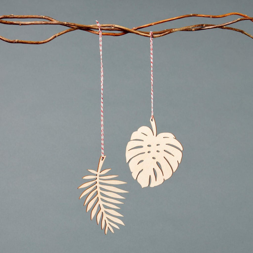 light + paper - MONSTERA AND PALM LEAVES ORNAMENTS (SET OF 2)